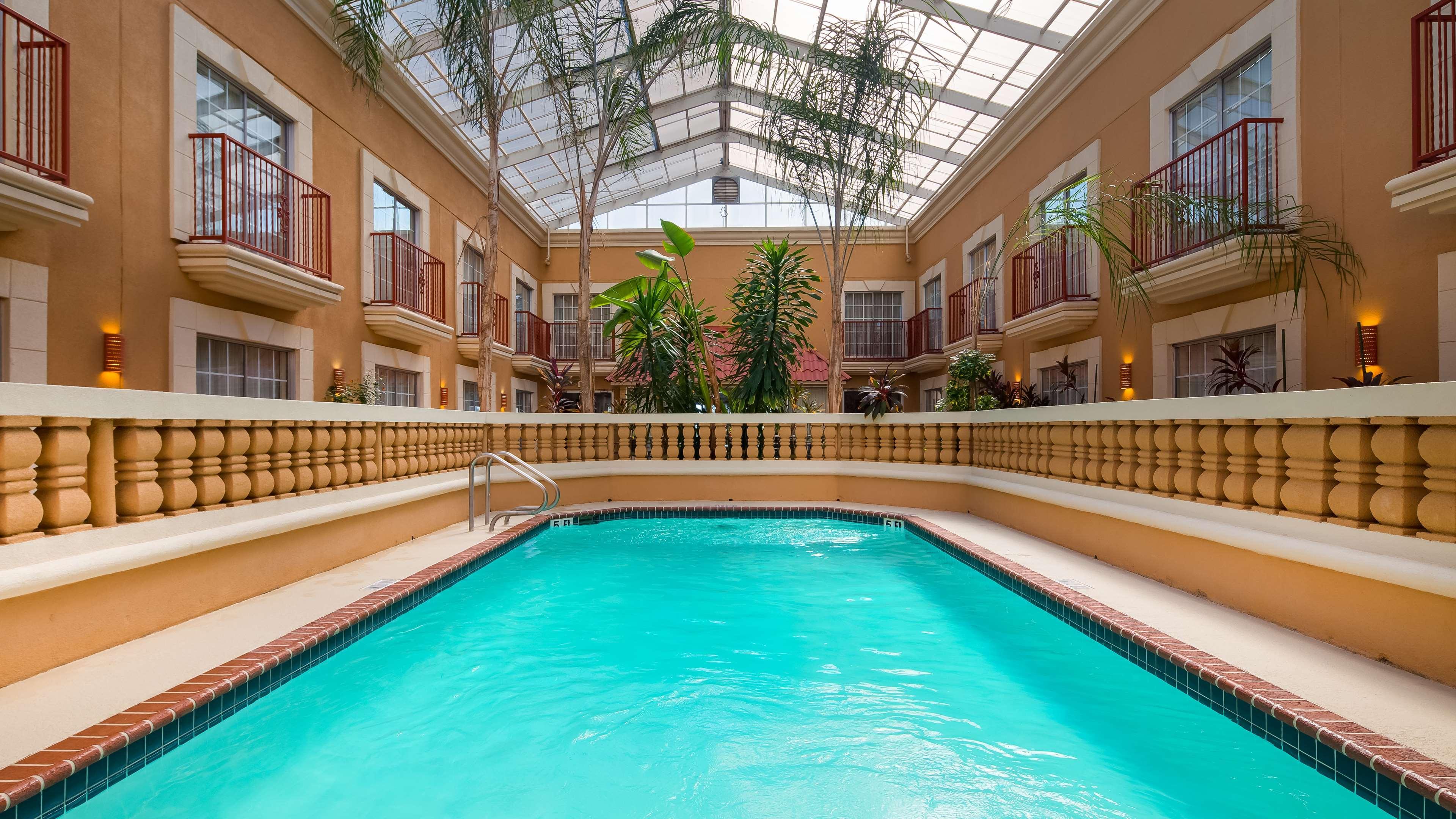 Best Western Plus Atrium Inn Schertz Exterior photo