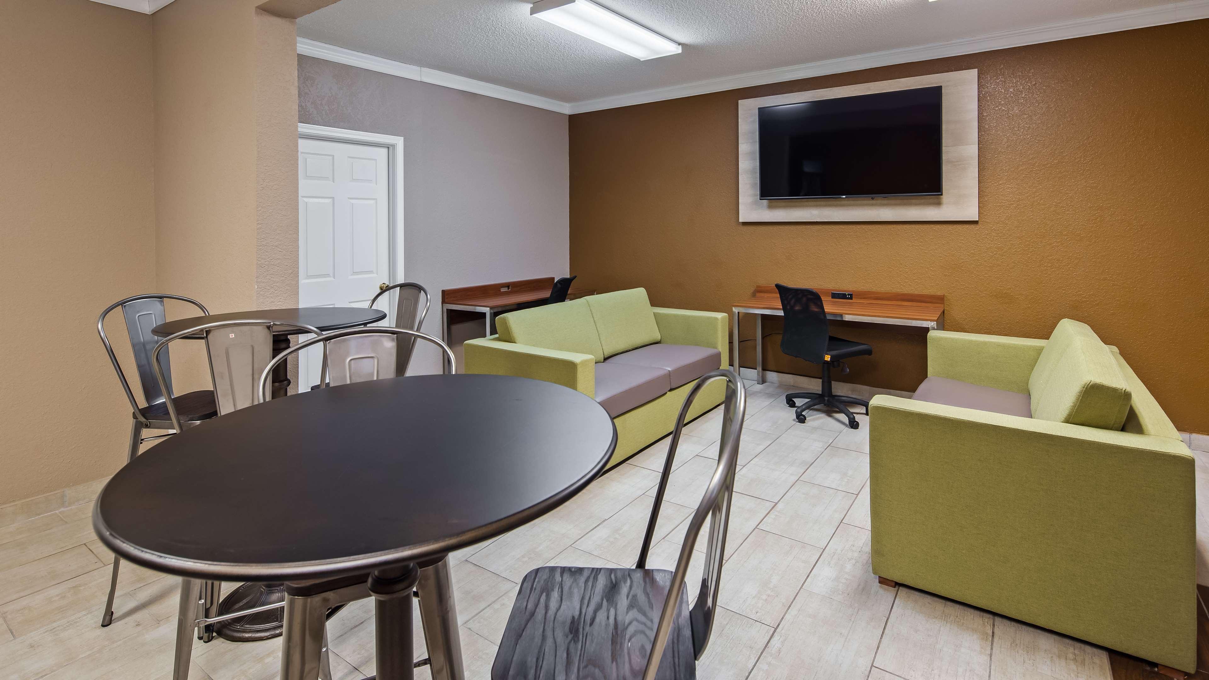 Best Western Plus Atrium Inn Schertz Exterior photo