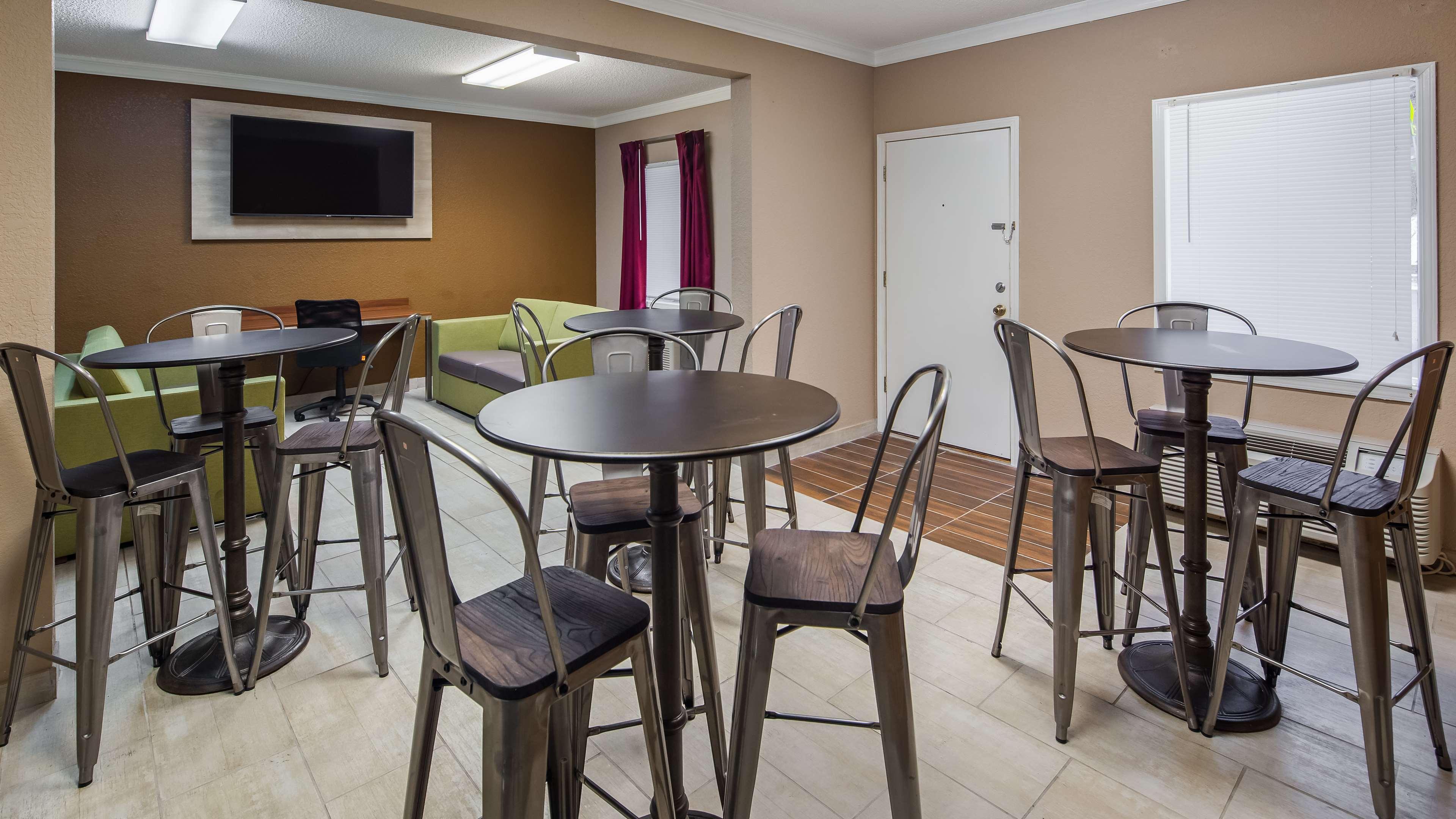 Best Western Plus Atrium Inn Schertz Exterior photo
