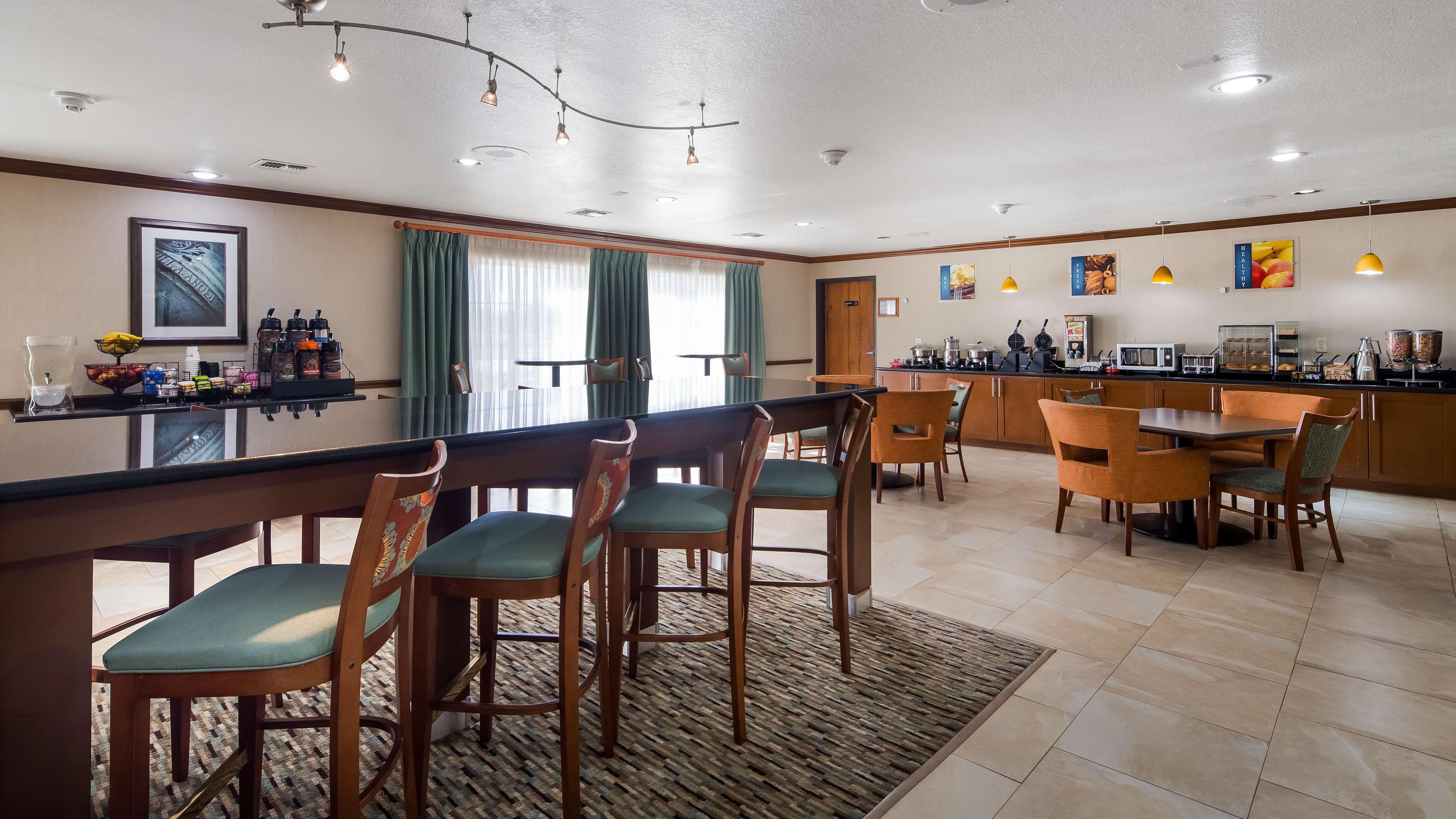Best Western Plus Atrium Inn Schertz Exterior photo